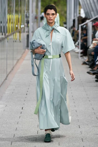 Look 30